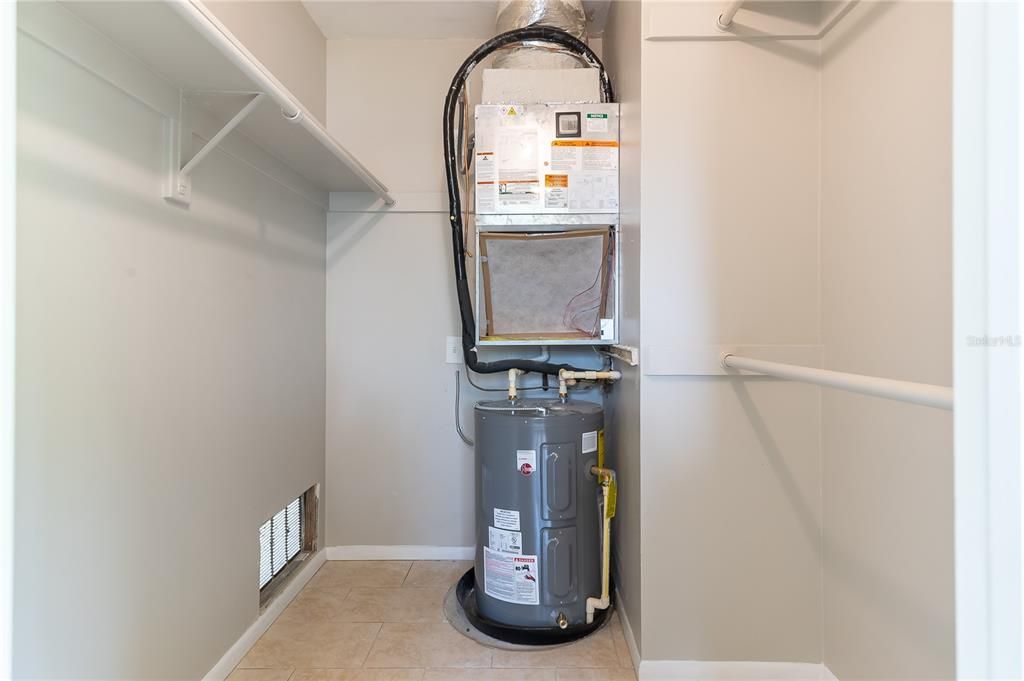 En Venta: $195,000 (2 camas, 2 baños, 977 Pies cuadrados)