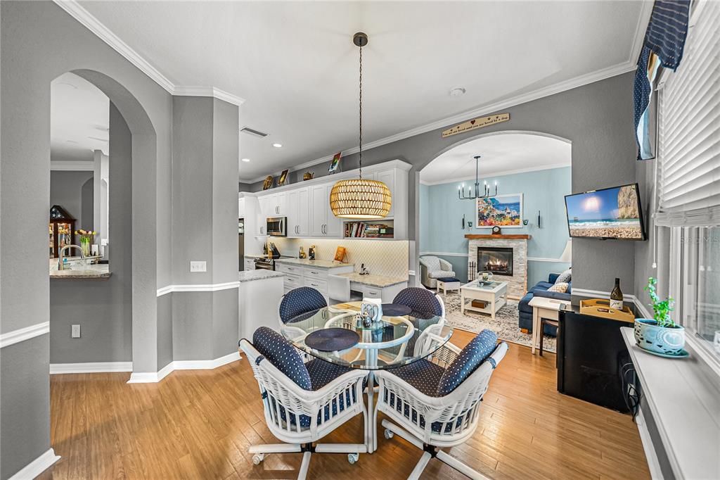 En Venta: $499,000 (3 camas, 2 baños, 2805 Pies cuadrados)