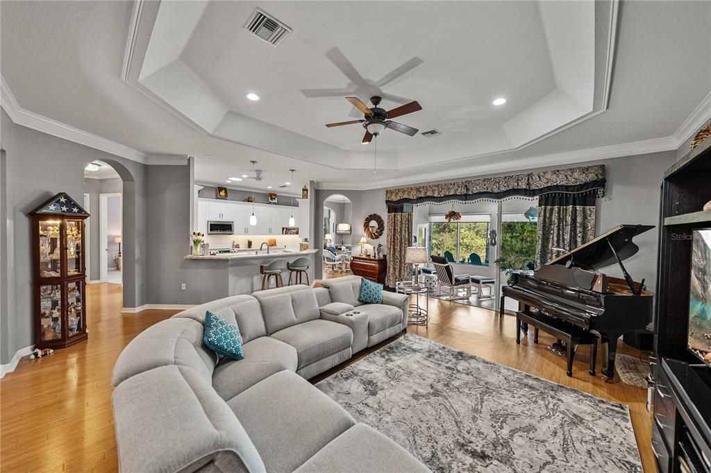 En Venta: $499,000 (3 camas, 2 baños, 2805 Pies cuadrados)