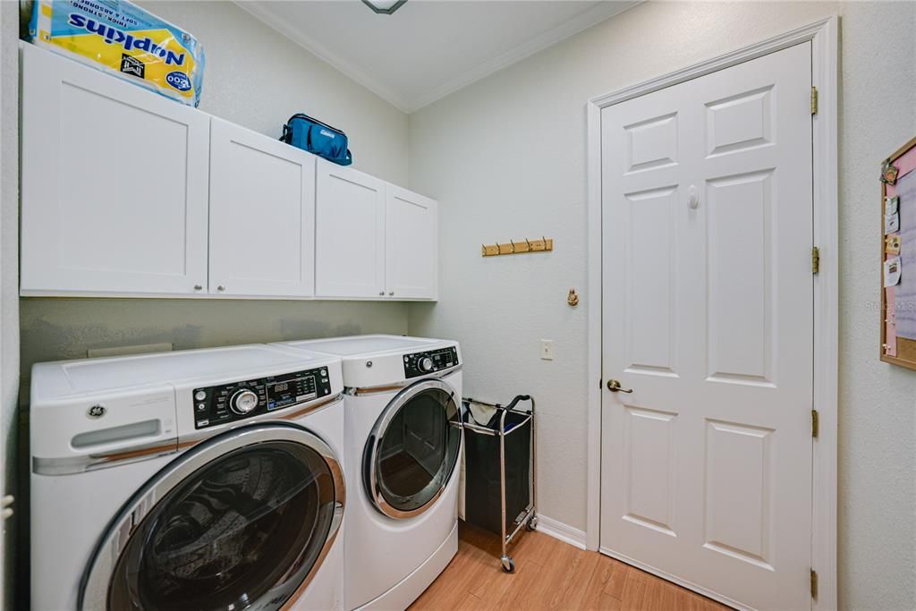 En Venta: $499,000 (3 camas, 2 baños, 2805 Pies cuadrados)