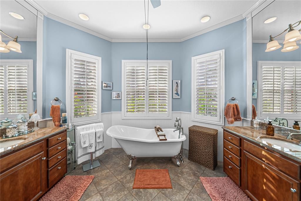 En Venta: $499,000 (3 camas, 2 baños, 2805 Pies cuadrados)