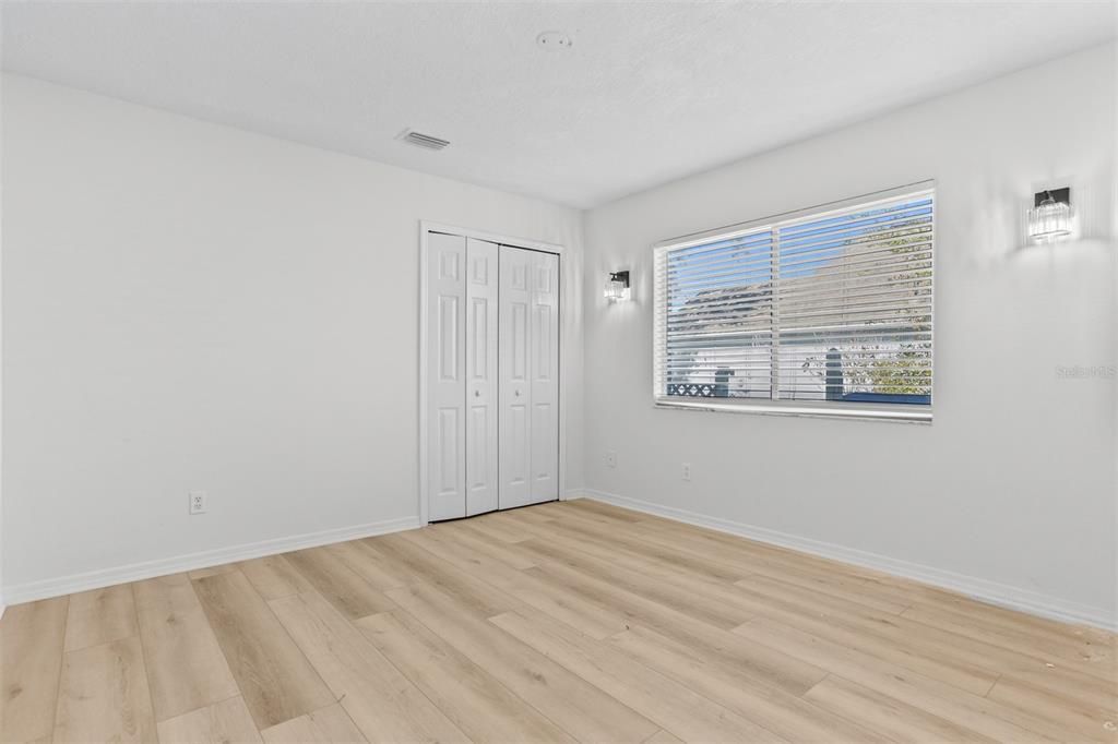 En Venta: $550,000 (4 camas, 2 baños, 2182 Pies cuadrados)