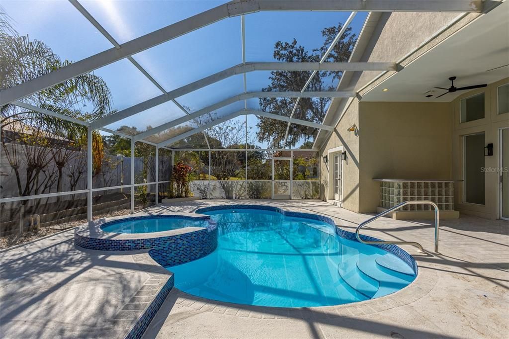 En Venta: $550,000 (4 camas, 2 baños, 2182 Pies cuadrados)