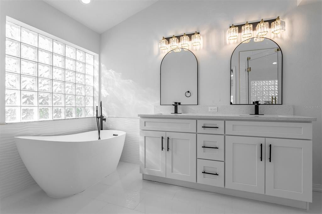 En Venta: $550,000 (4 camas, 2 baños, 2182 Pies cuadrados)