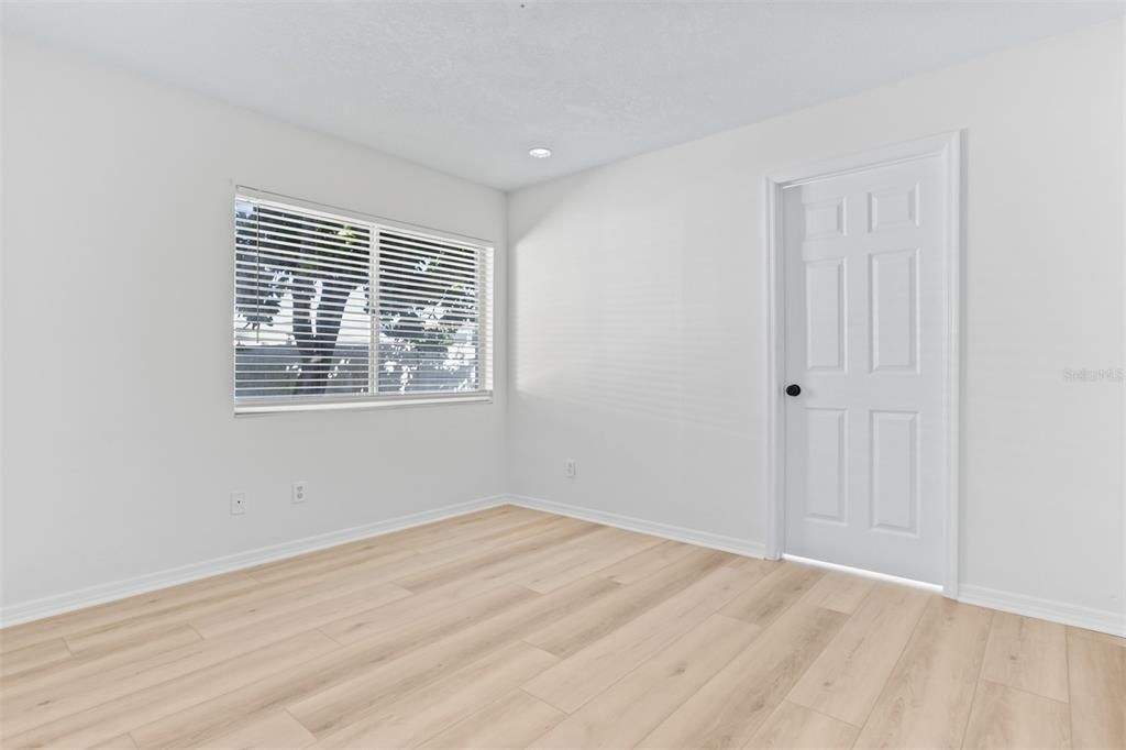 En Venta: $550,000 (4 camas, 2 baños, 2182 Pies cuadrados)