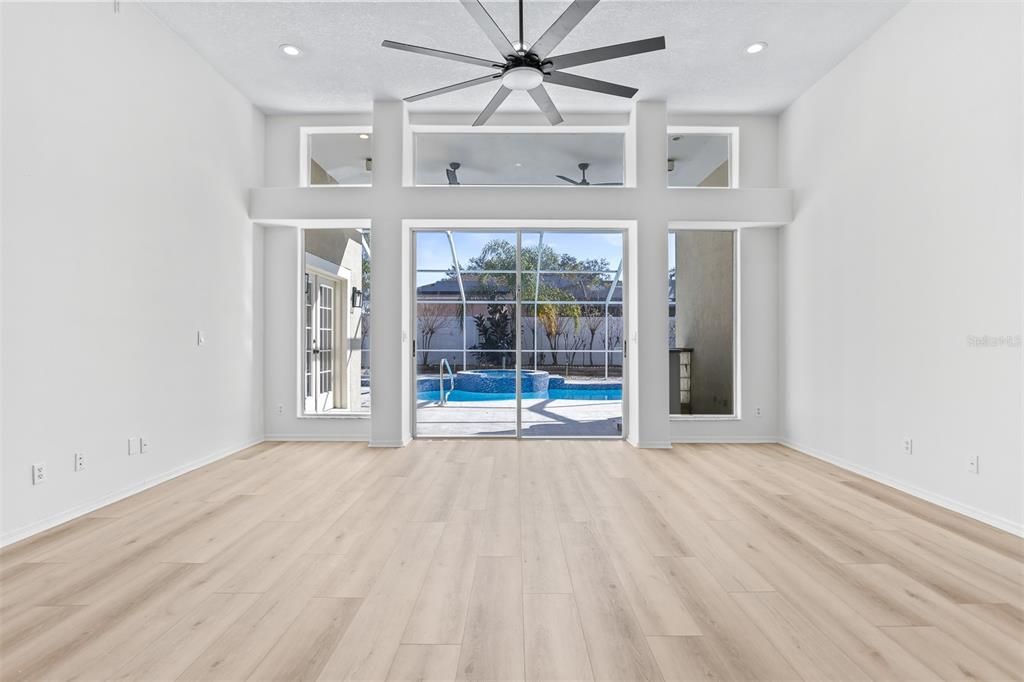 En Venta: $550,000 (4 camas, 2 baños, 2182 Pies cuadrados)