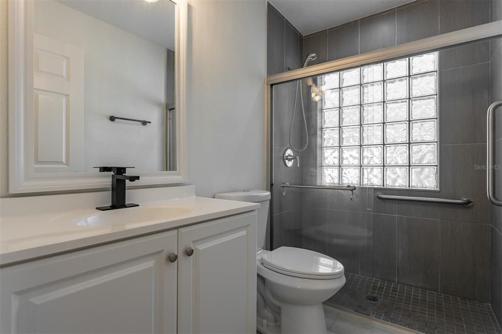 En Venta: $550,000 (4 camas, 2 baños, 2182 Pies cuadrados)