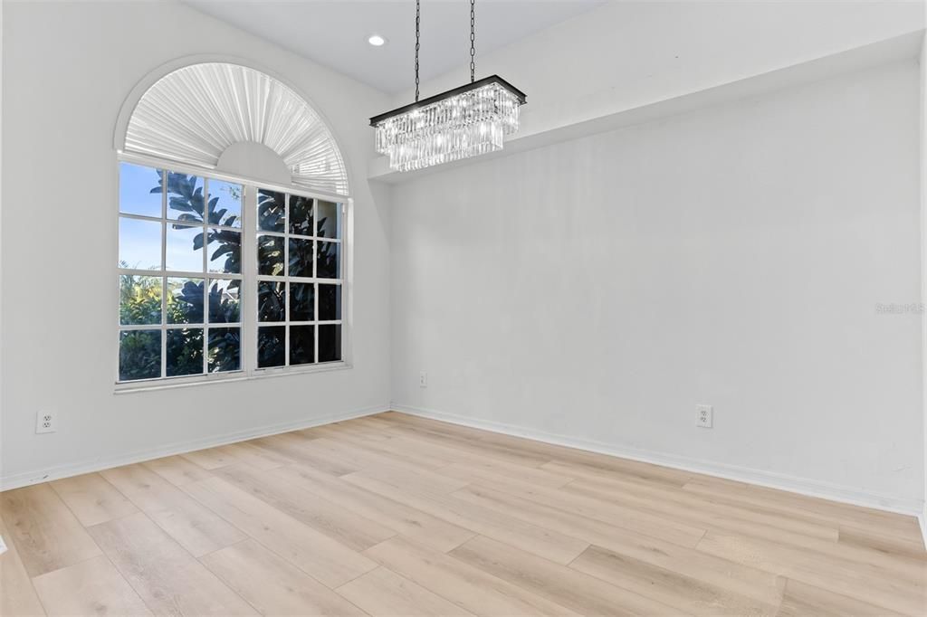 En Venta: $550,000 (4 camas, 2 baños, 2182 Pies cuadrados)