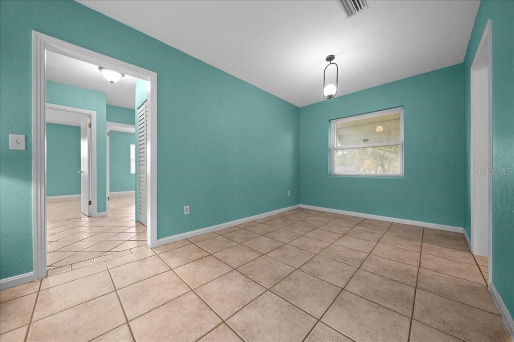 For Sale: $269,900 (3 beds, 1 baths, 1340 Square Feet)