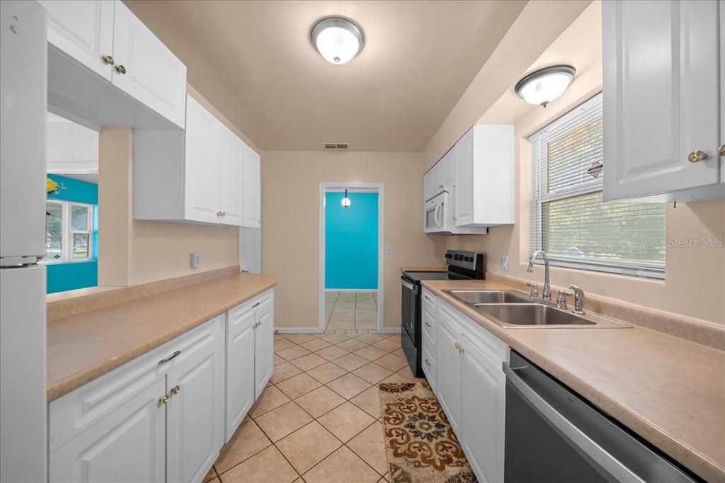 For Sale: $269,900 (3 beds, 1 baths, 1340 Square Feet)