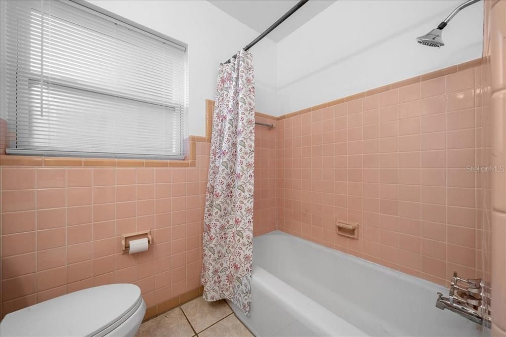 For Sale: $269,900 (3 beds, 1 baths, 1340 Square Feet)