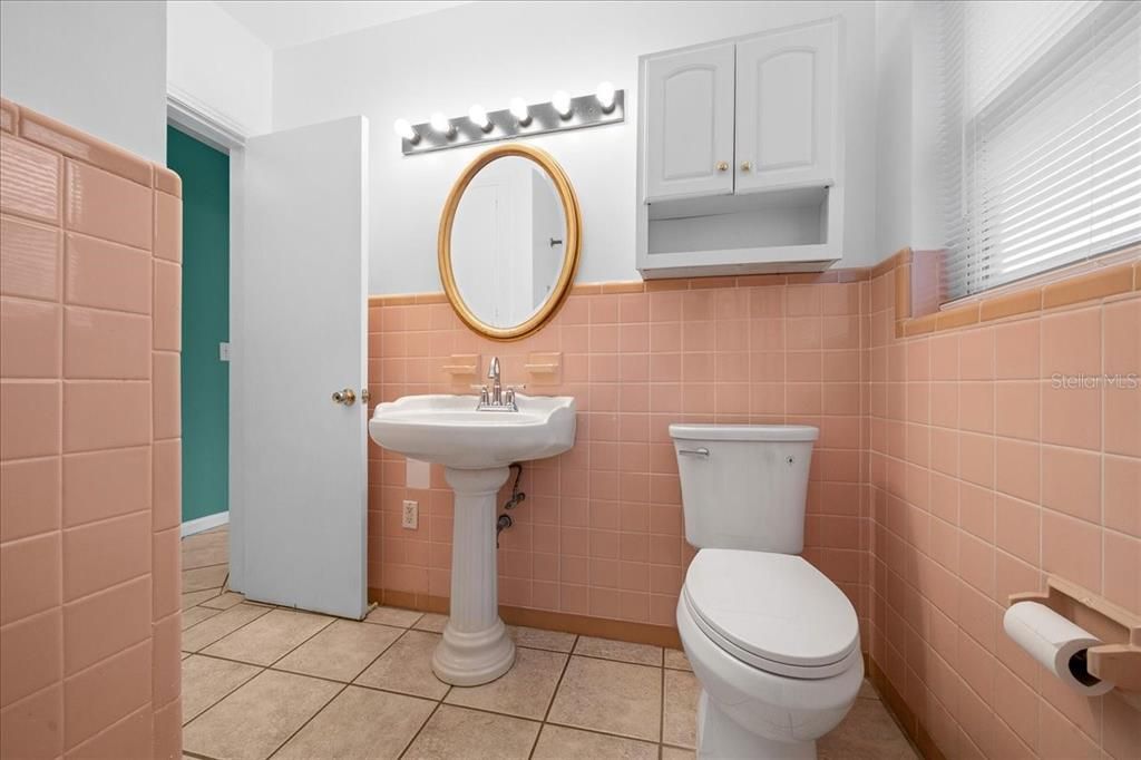 For Sale: $269,900 (3 beds, 1 baths, 1340 Square Feet)