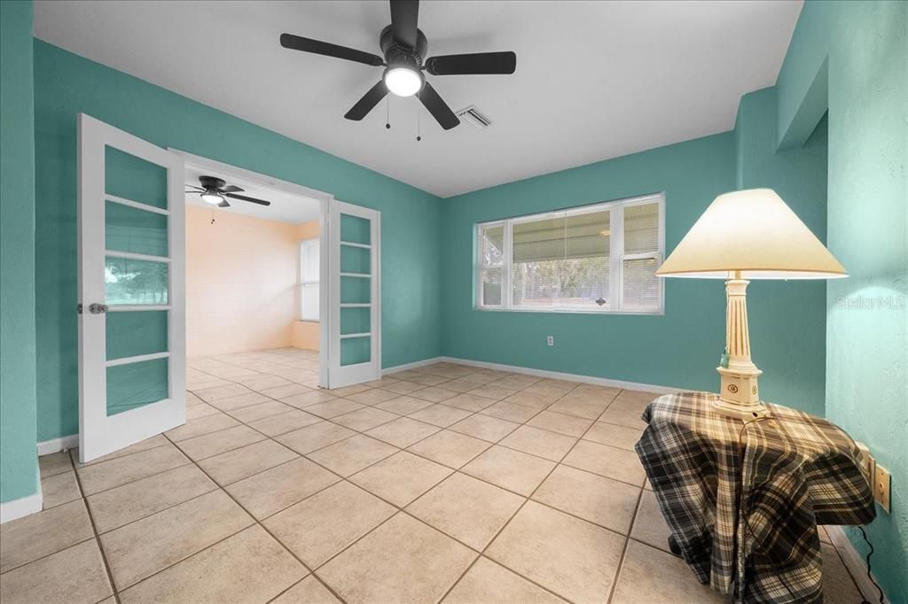 For Sale: $269,900 (3 beds, 1 baths, 1340 Square Feet)