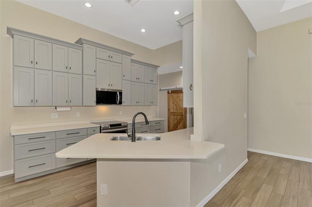 For Sale: $530,000 (3 beds, 2 baths, 2039 Square Feet)