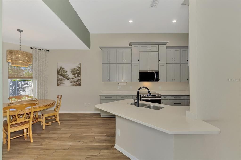 For Sale: $530,000 (3 beds, 2 baths, 2039 Square Feet)