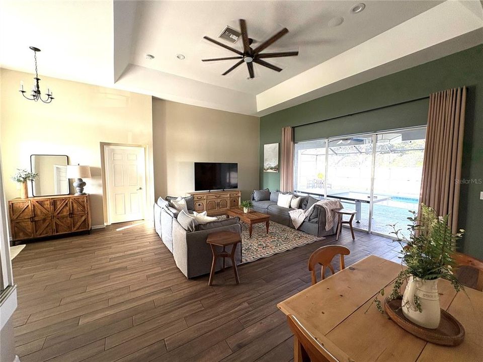 For Sale: $530,000 (3 beds, 2 baths, 2039 Square Feet)