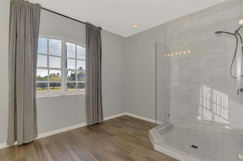 For Sale: $530,000 (3 beds, 2 baths, 2039 Square Feet)