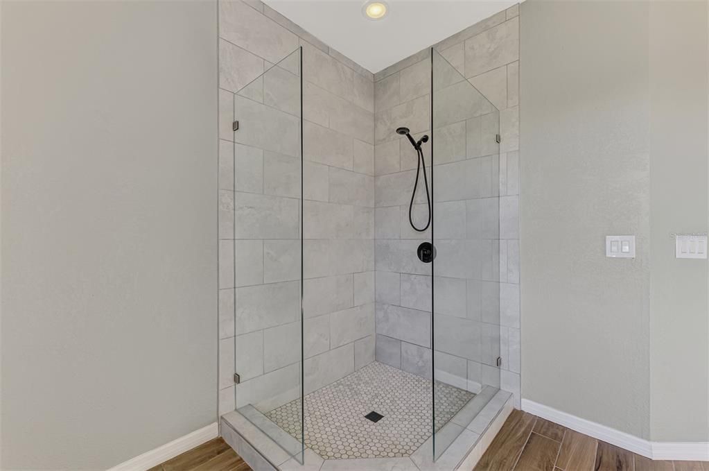 For Sale: $530,000 (3 beds, 2 baths, 2039 Square Feet)