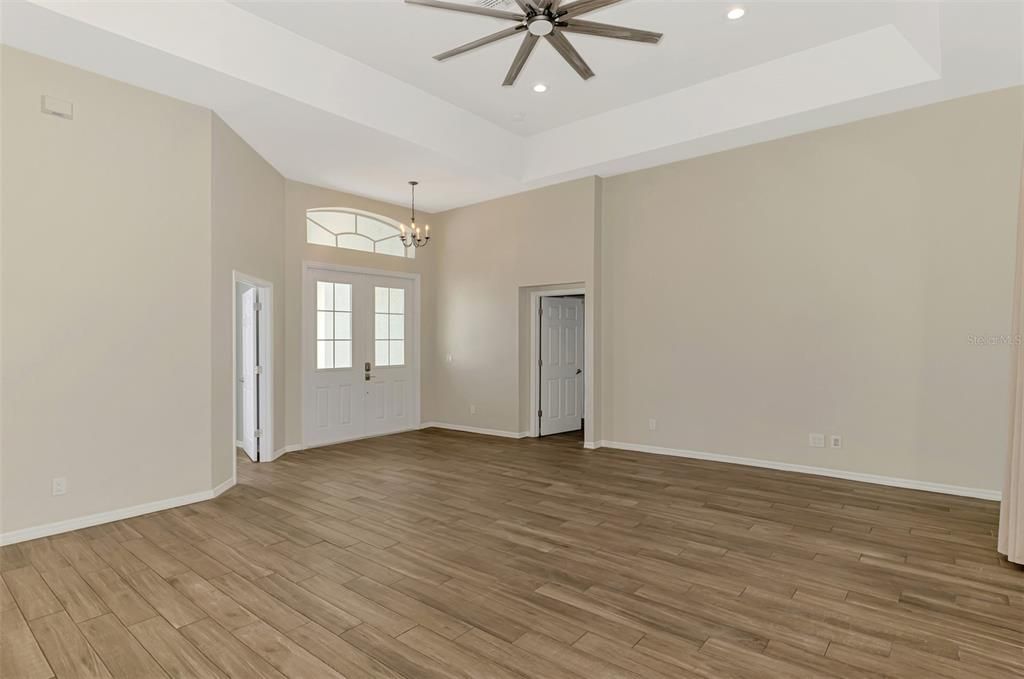 For Sale: $530,000 (3 beds, 2 baths, 2039 Square Feet)