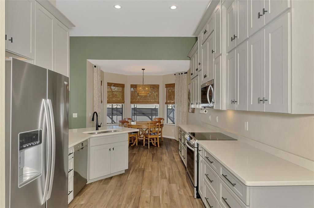 For Sale: $530,000 (3 beds, 2 baths, 2039 Square Feet)