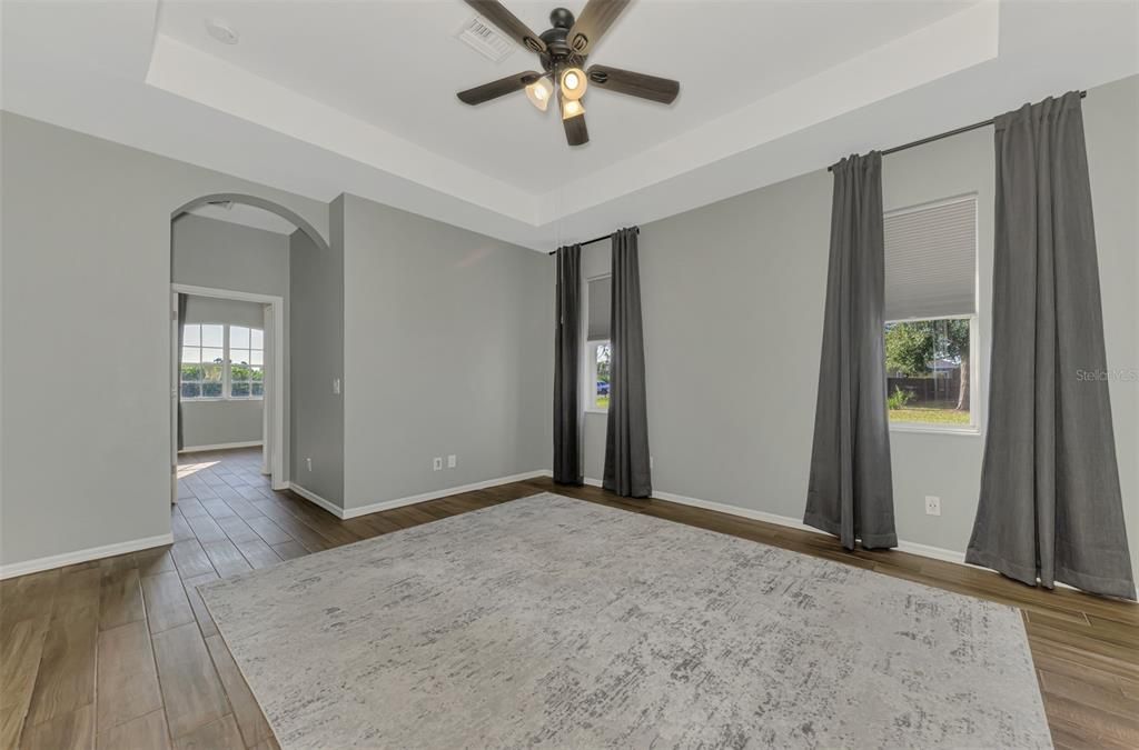 For Sale: $530,000 (3 beds, 2 baths, 2039 Square Feet)