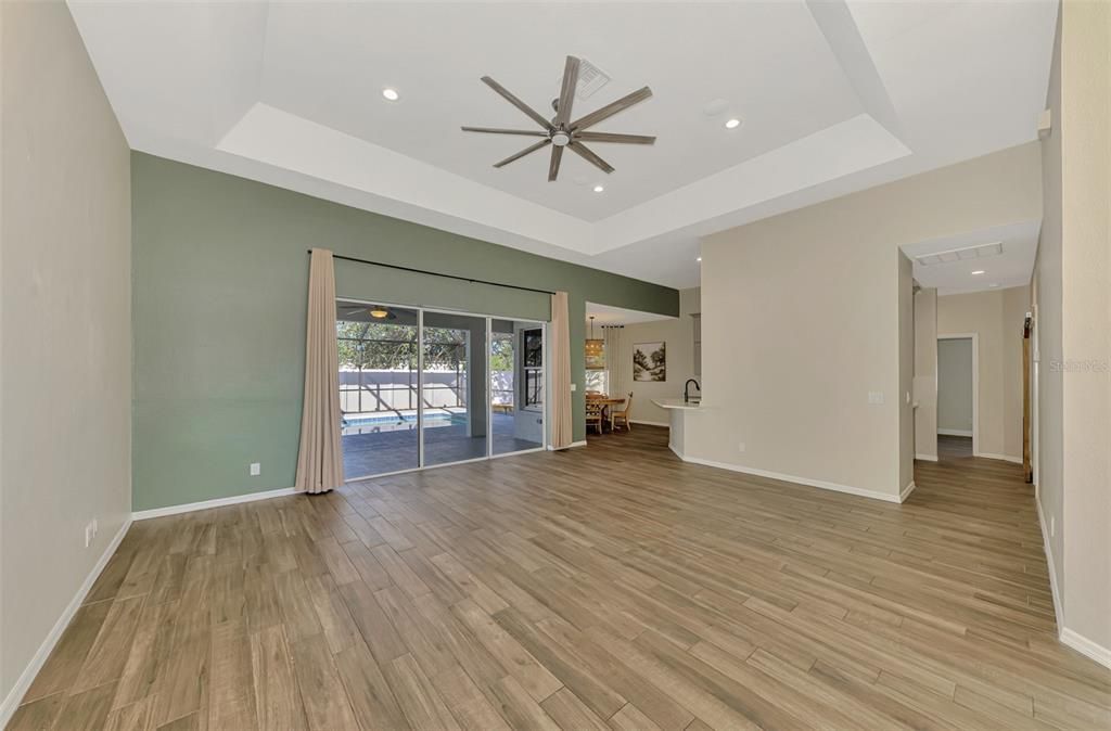 For Sale: $530,000 (3 beds, 2 baths, 2039 Square Feet)