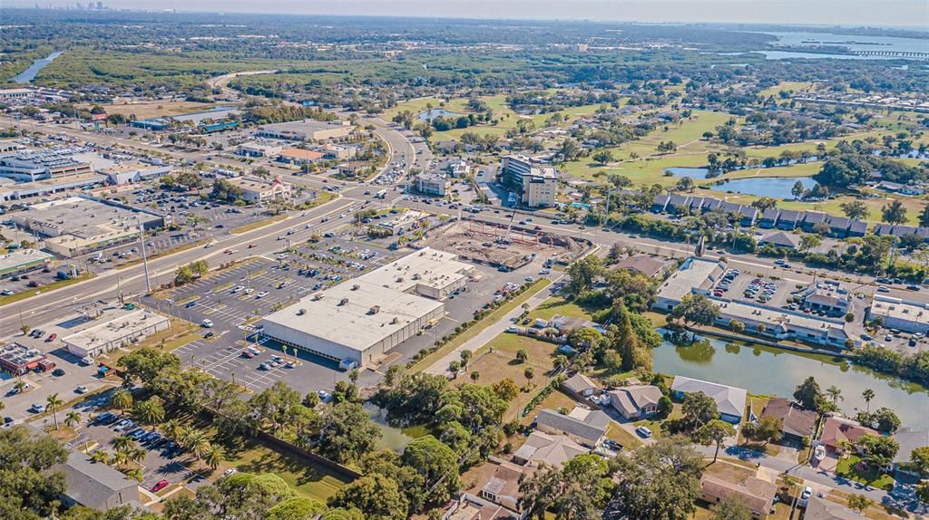 En Venta: $350,000 (0.32 acres)