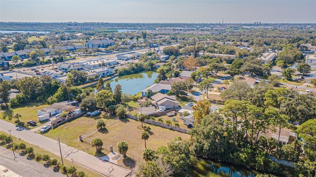 En Venta: $350,000 (0.32 acres)