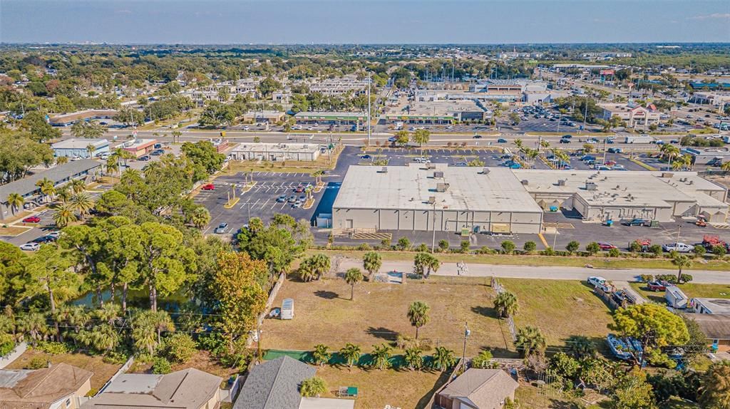 En Venta: $350,000 (0.32 acres)