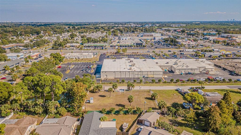 En Venta: $350,000 (0.32 acres)