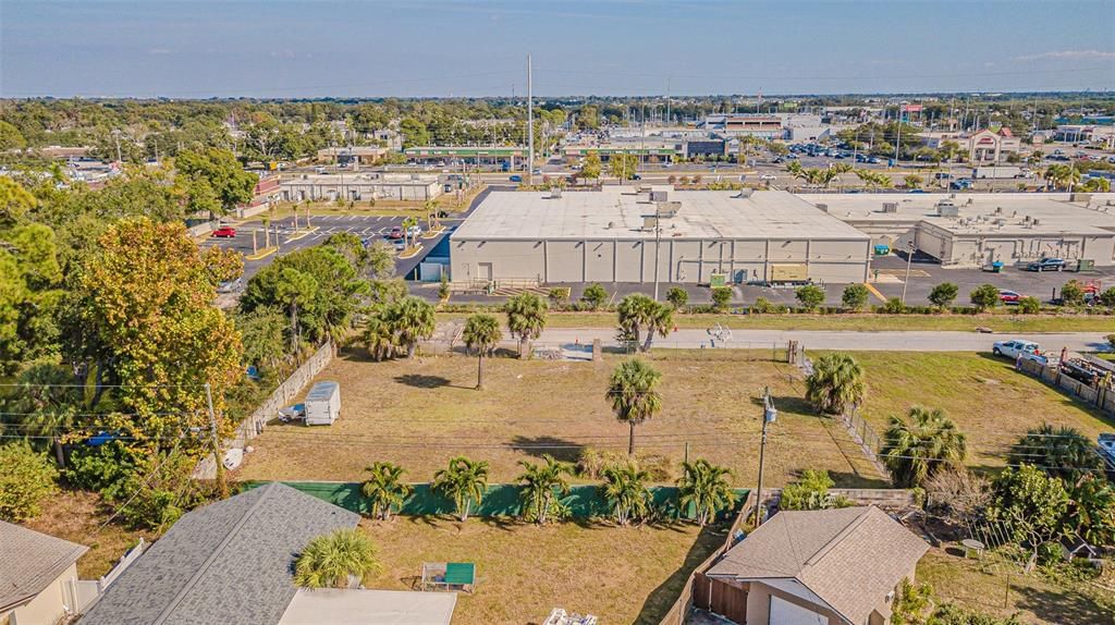 En Venta: $350,000 (0.32 acres)