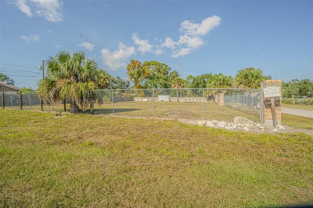 En Venta: $350,000 (0.32 acres)