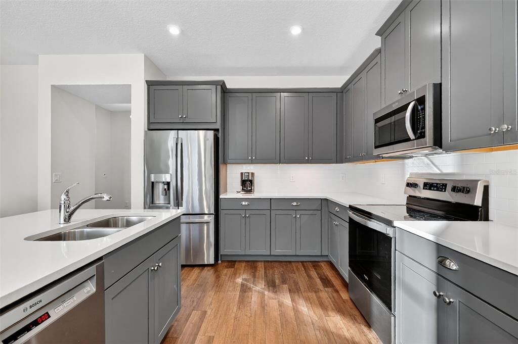 For Sale: $439,900 (3 beds, 2 baths, 1829 Square Feet)