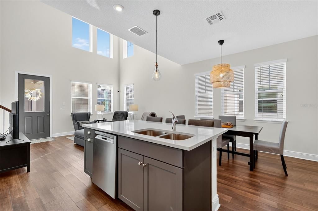 For Sale: $439,900 (3 beds, 2 baths, 1829 Square Feet)