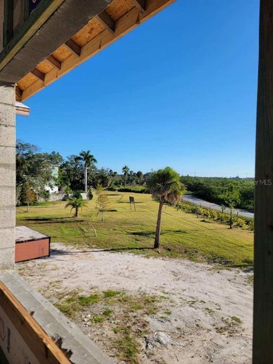 待售: $1,500,000 (2.39 acres)