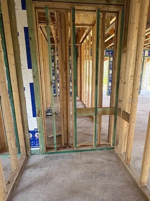 待售: $1,500,000 (2.39 acres)