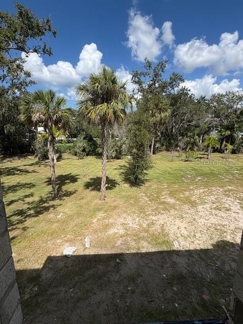 待售: $1,500,000 (2.39 acres)