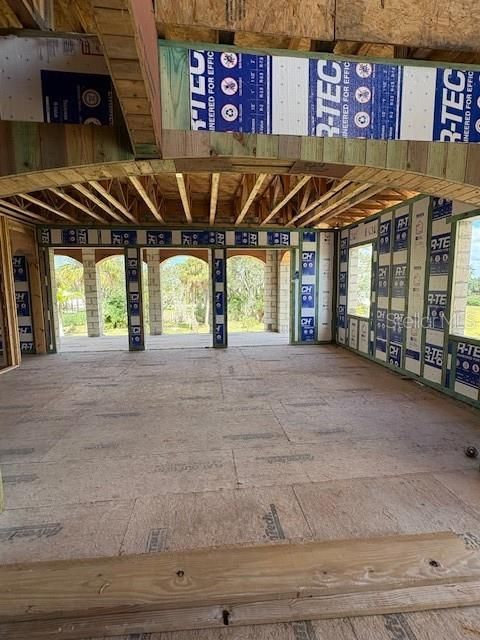 待售: $1,500,000 (2.39 acres)