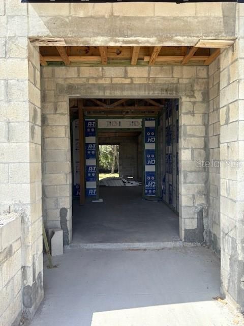 待售: $1,500,000 (2.39 acres)