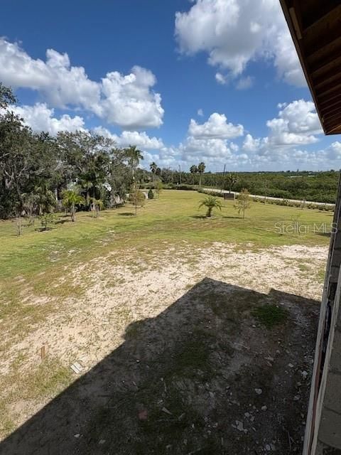 待售: $1,500,000 (2.39 acres)