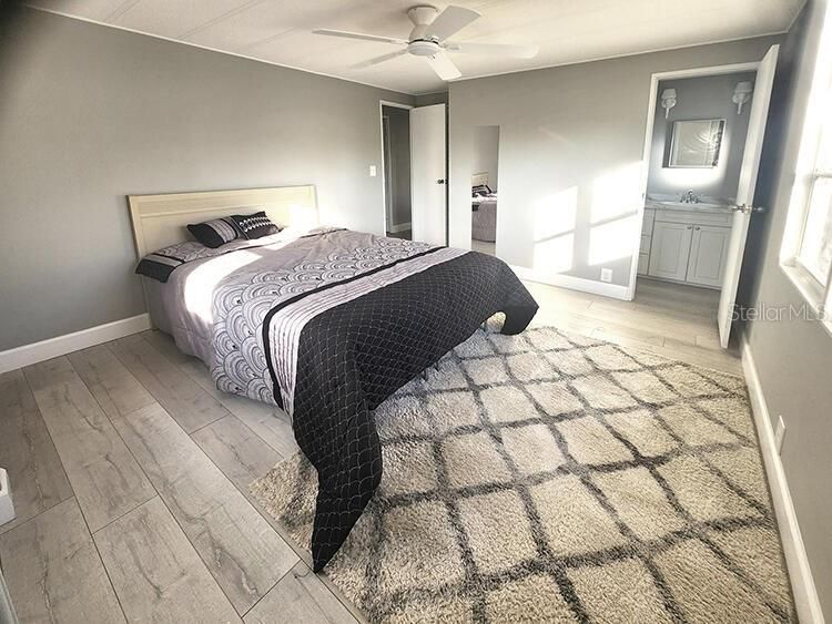 For Sale: $169,000 (2 beds, 2 baths, 1104 Square Feet)