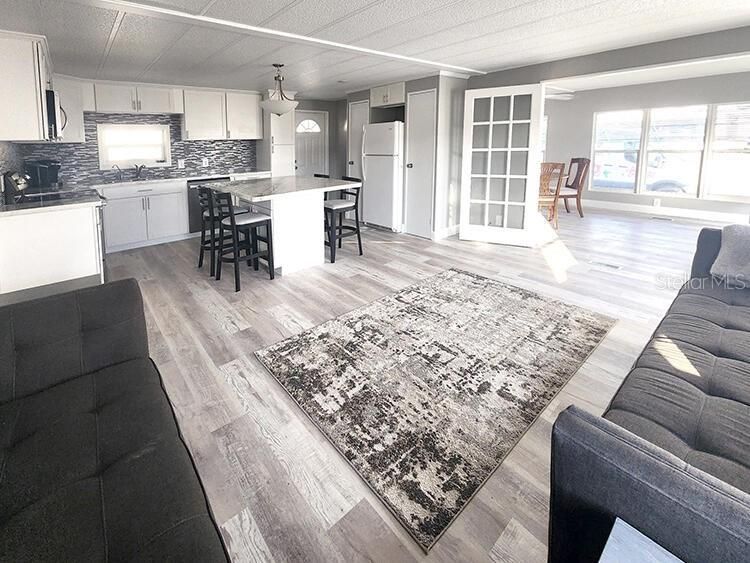 For Sale: $169,000 (2 beds, 2 baths, 1104 Square Feet)