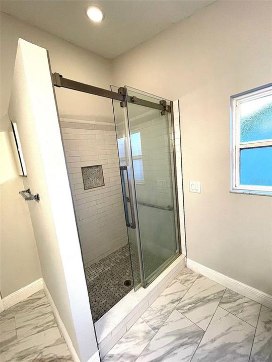 В аренду: $1,850 (2 спален, 2 ванн, 1488 Квадратных фут)