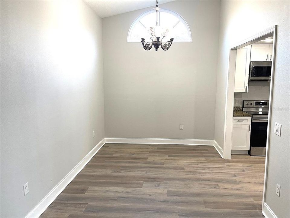 В аренду: $1,850 (2 спален, 2 ванн, 1488 Квадратных фут)