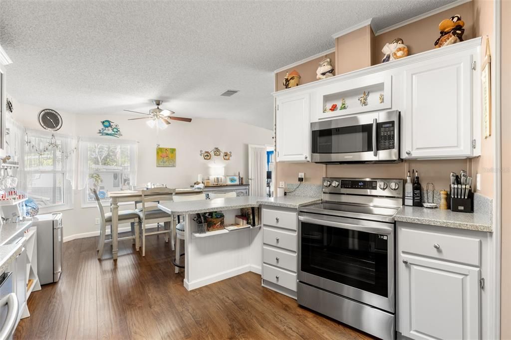 待售: $289,000 (2 贝兹, 2 浴室, 1366 平方英尺)