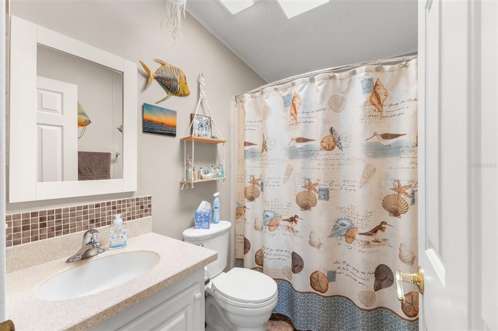 待售: $289,000 (2 贝兹, 2 浴室, 1366 平方英尺)