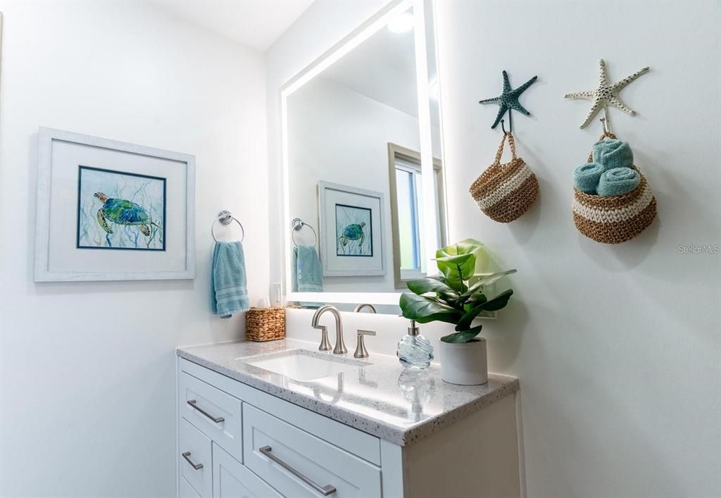 На продажу: $647,400 (2 спален, 2 ванн, 950 Квадратных фут)