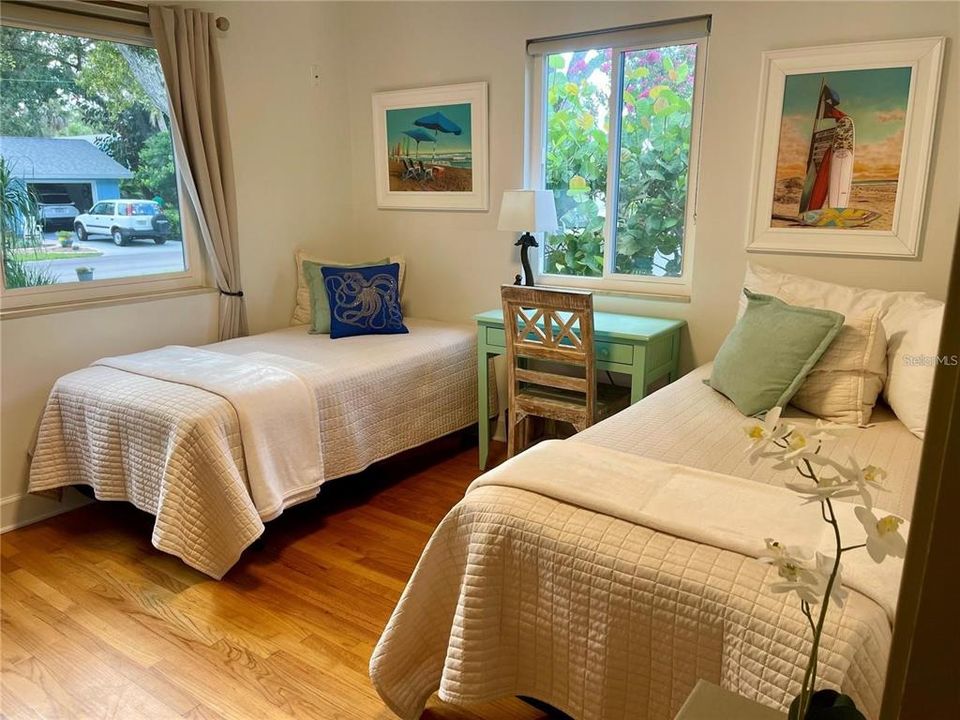 На продажу: $647,400 (2 спален, 2 ванн, 950 Квадратных фут)