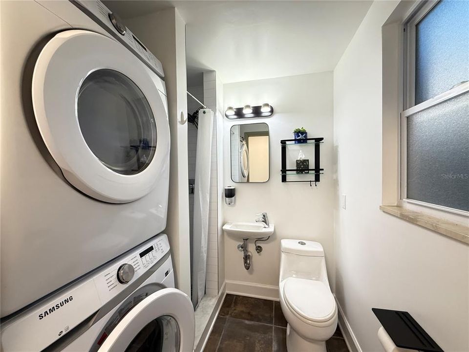 На продажу: $647,400 (2 спален, 2 ванн, 950 Квадратных фут)