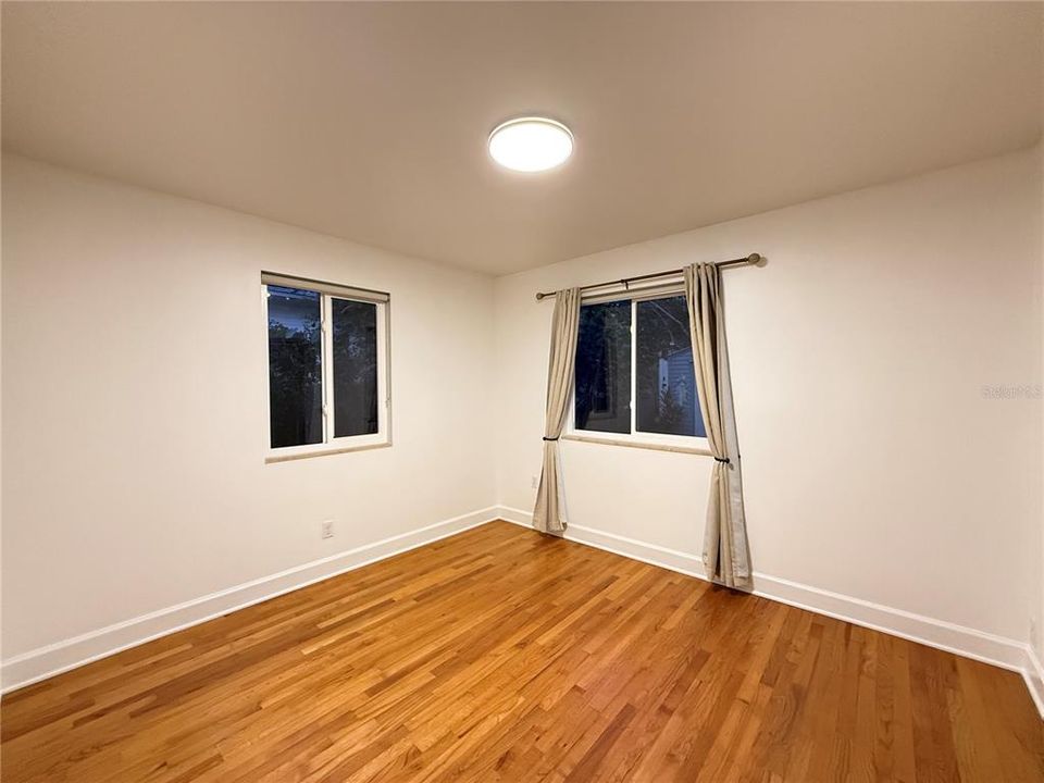 На продажу: $647,400 (2 спален, 2 ванн, 950 Квадратных фут)